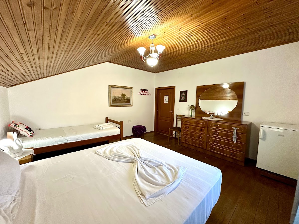 Lakeview Escape Koman photo 2