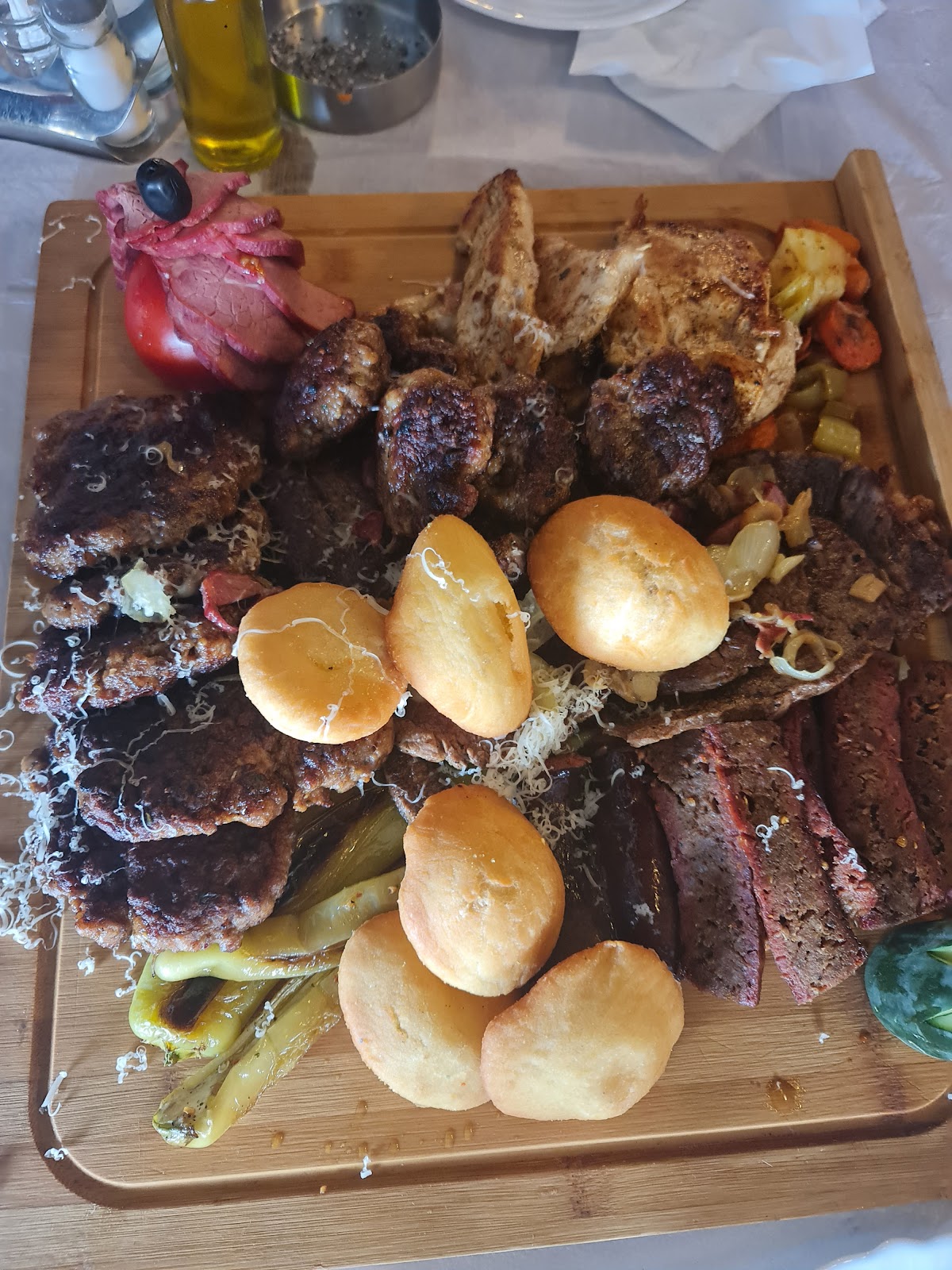 Is Caffe & Lounge — Restorante në Rahovec — photo 3