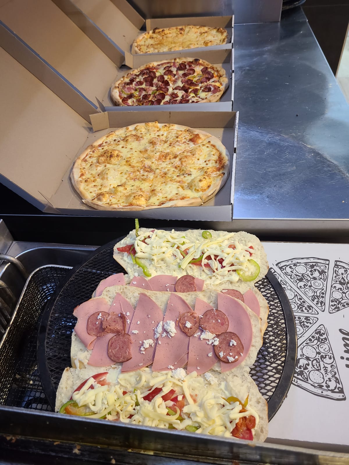 Iliri Halal Pizzeria photo 3