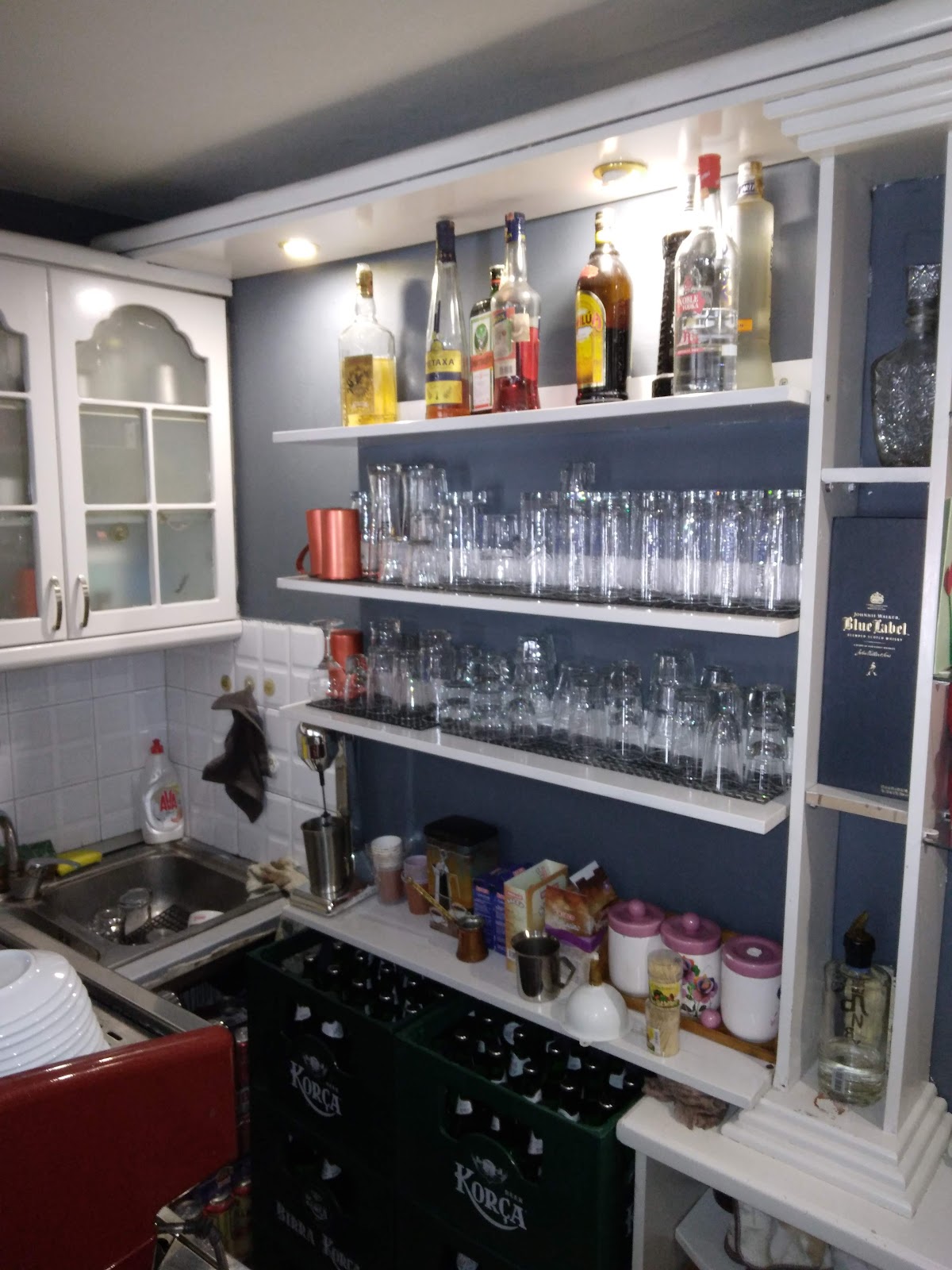 Ana's Bar & Cafe