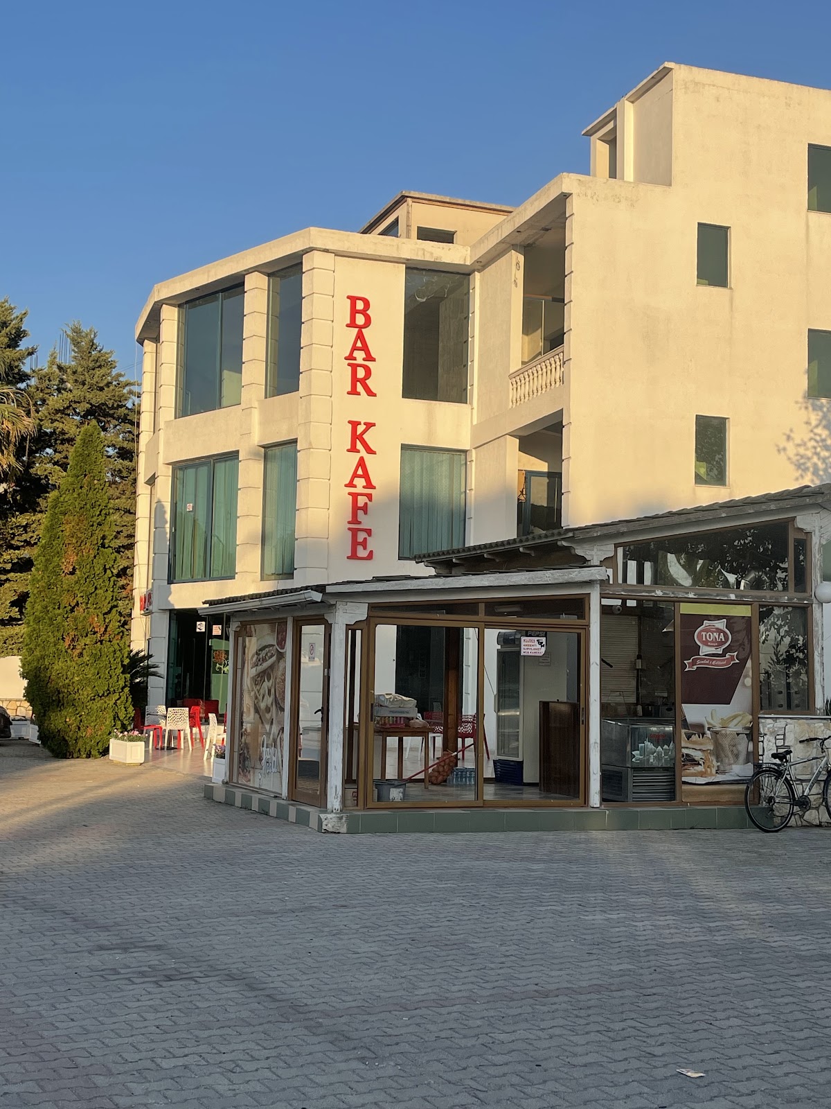 Bar-Xhamlliku photo 5