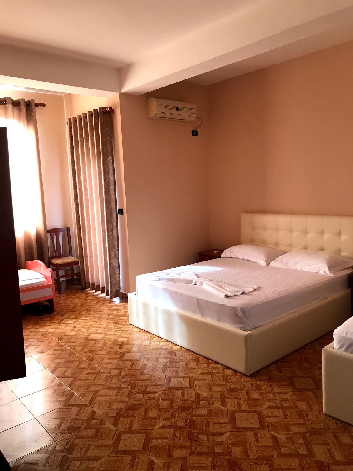 Hotel Gjeli photo 2
