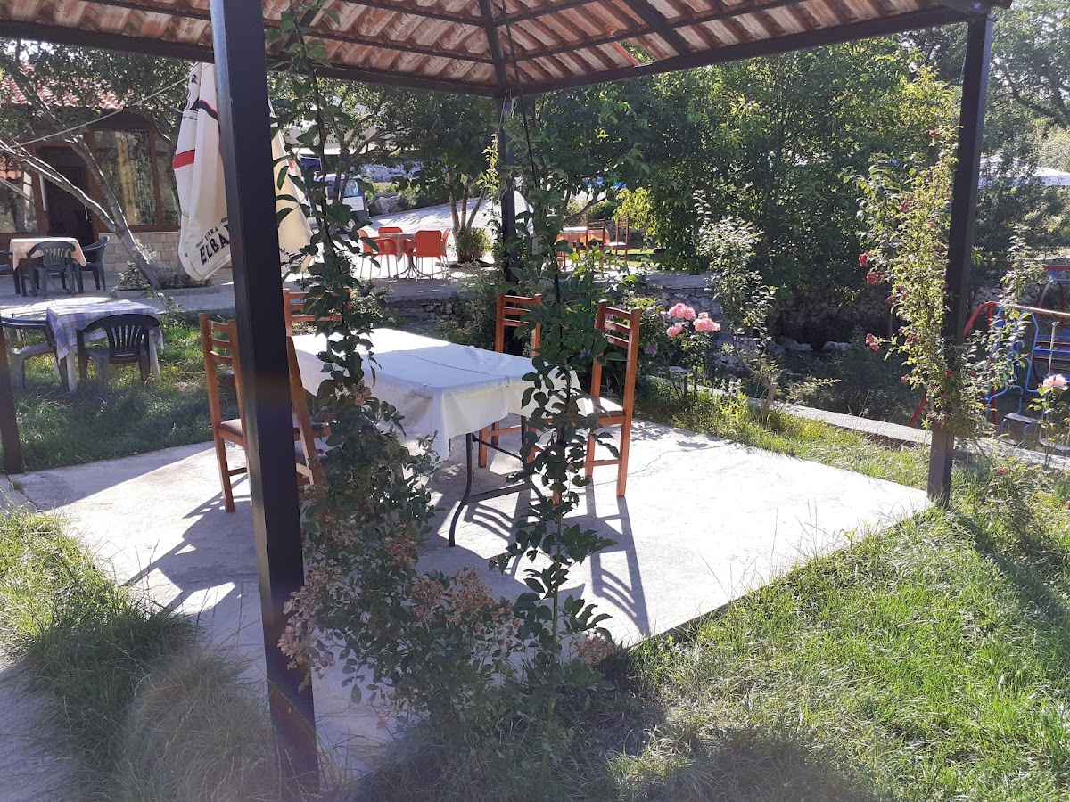 Bar Restorant Joti Sarisalltik