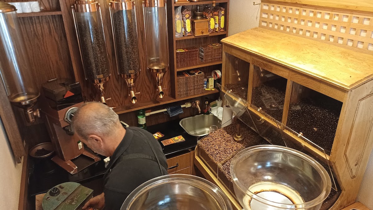 Cafe Mocca — Kafene në Prishtinë — photo 4
