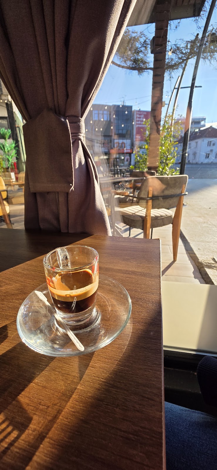 KOLOS BAR
