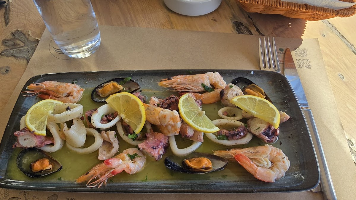 Ionian Restaurant Himare photo 3