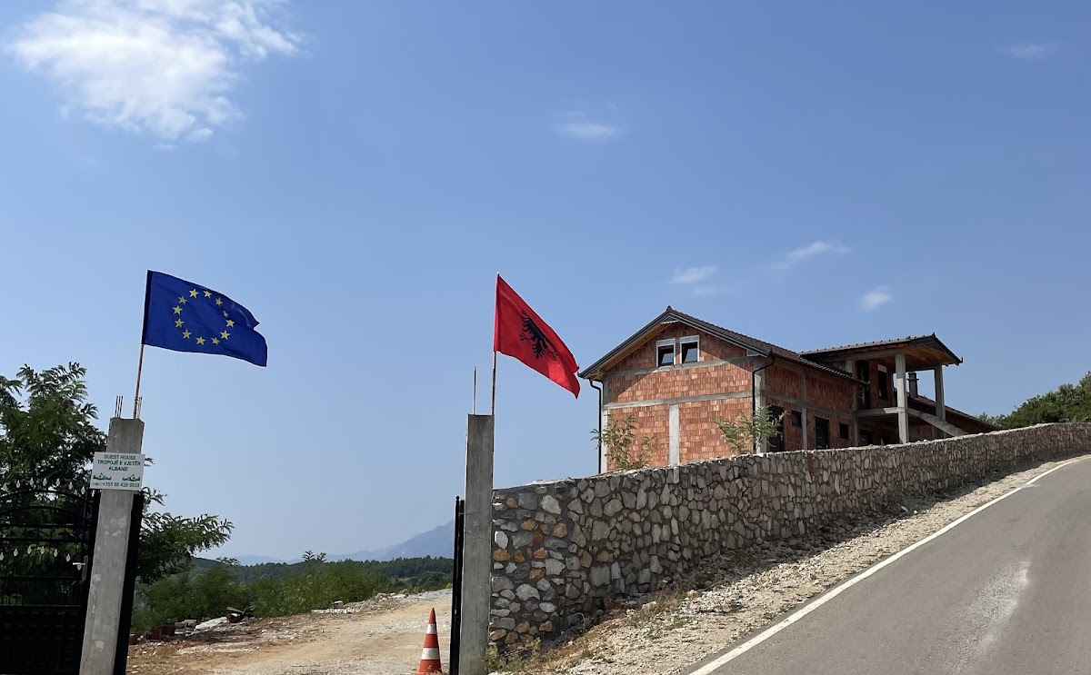 Guesthouse Tropojë e vjetër photo 3