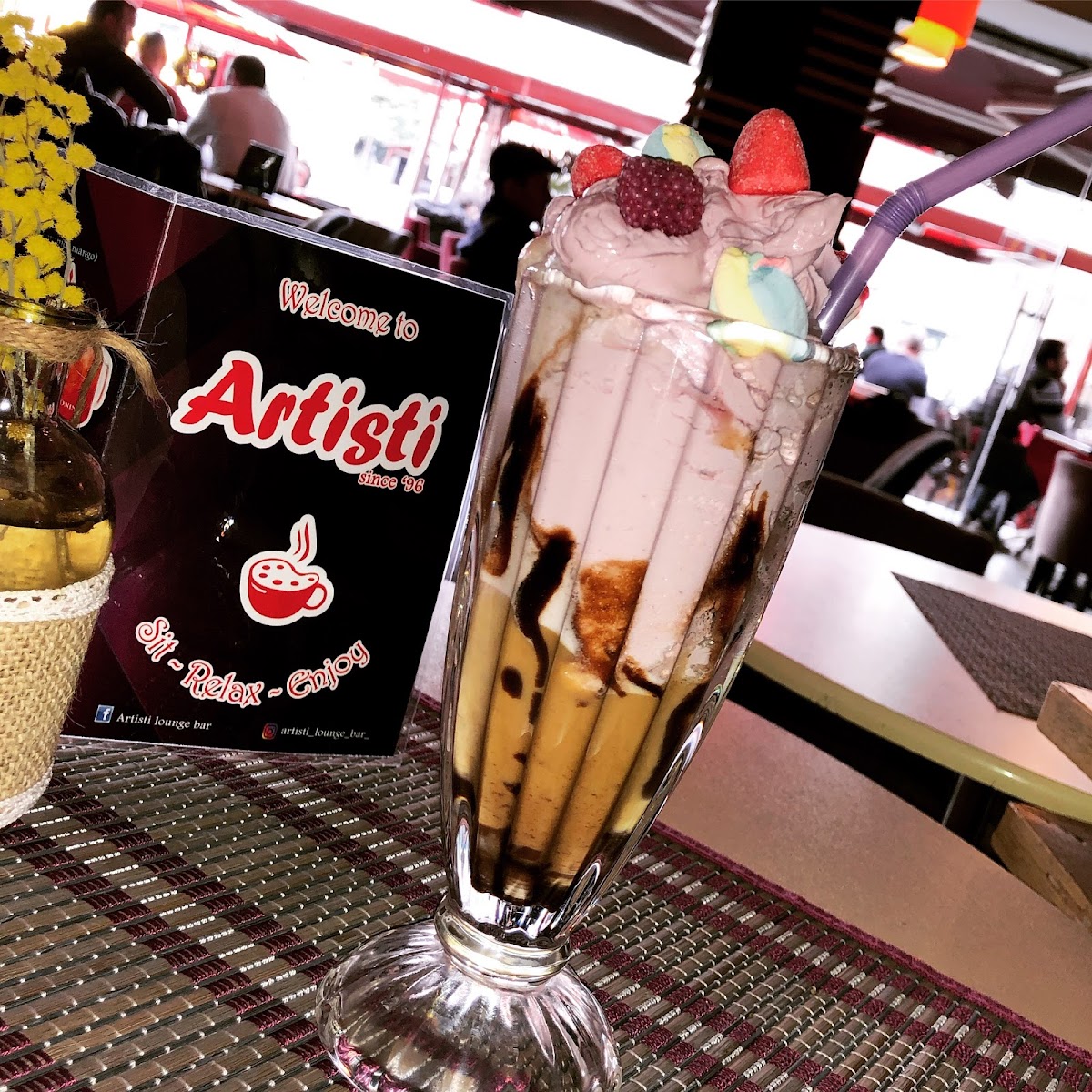 Artisti Lounge & Restaurant photo 5
