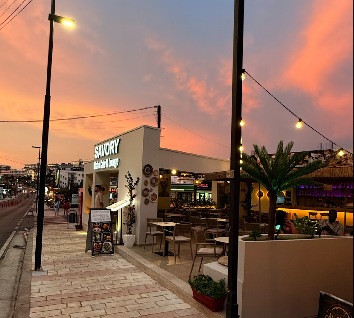 Savory bistro café & lounge photo 3