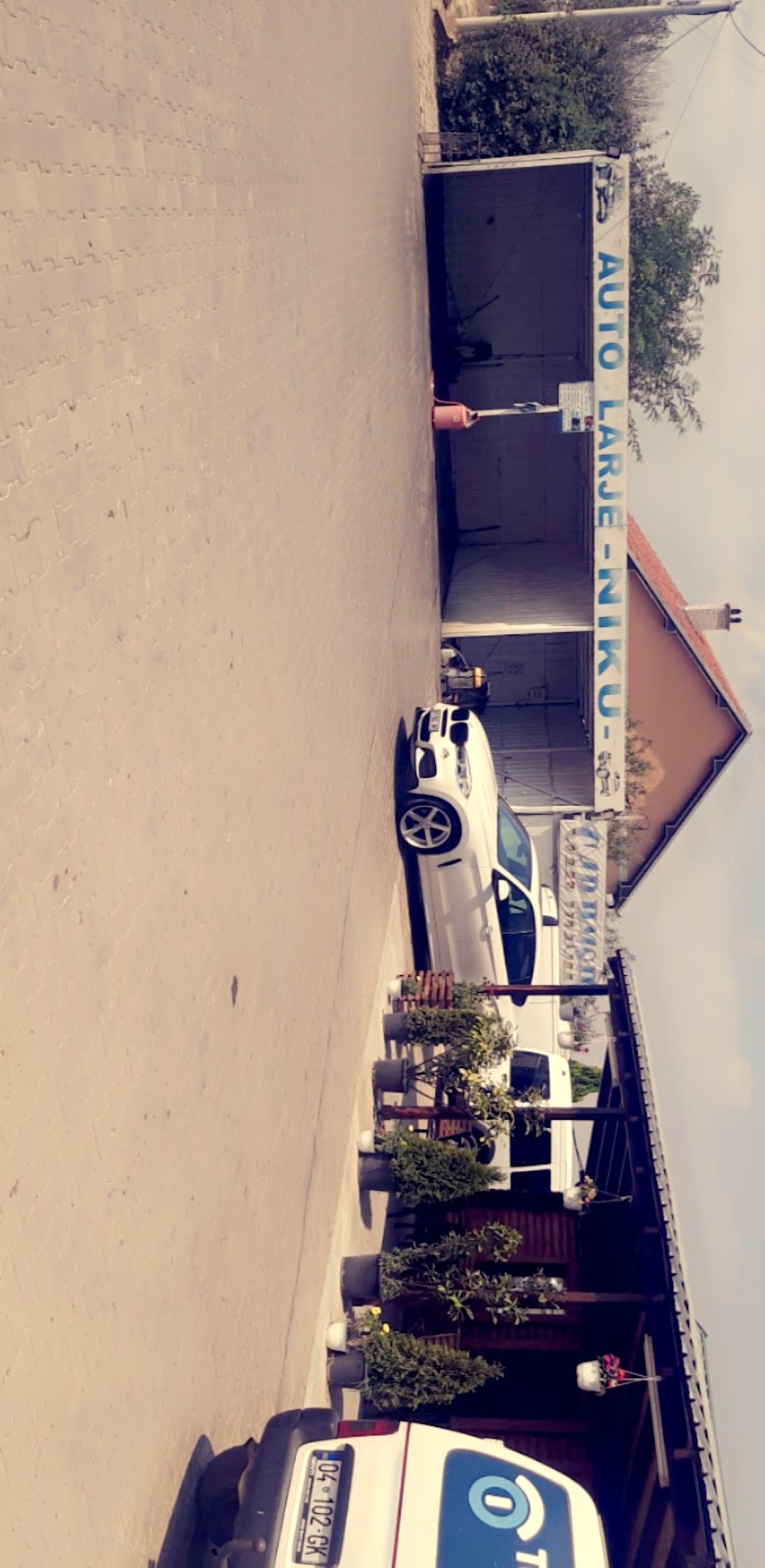 Auto Larje Caffe Bar NIKU — Kafene në Drenas — photo 3