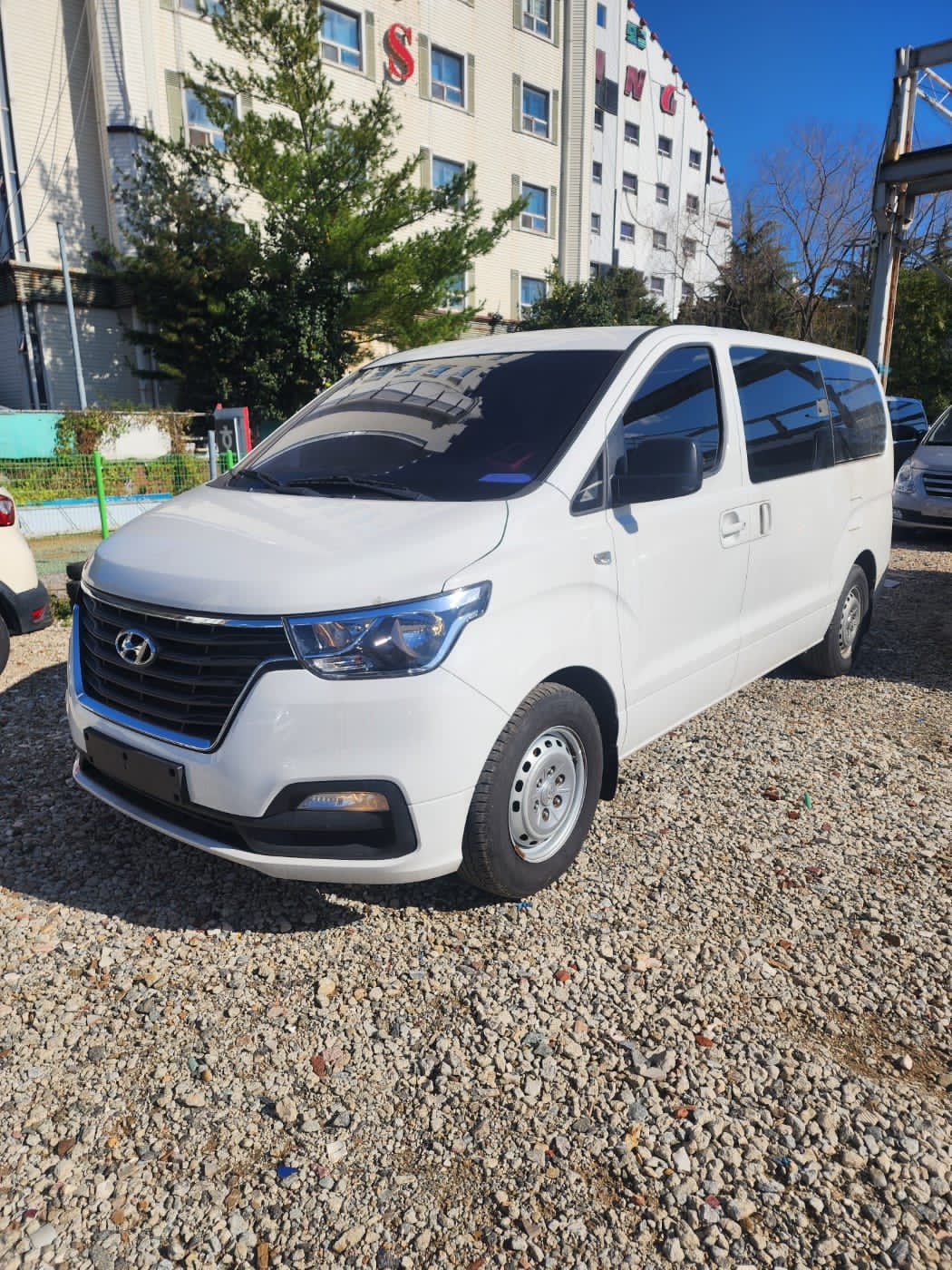 Radius Rent a Car photo 3