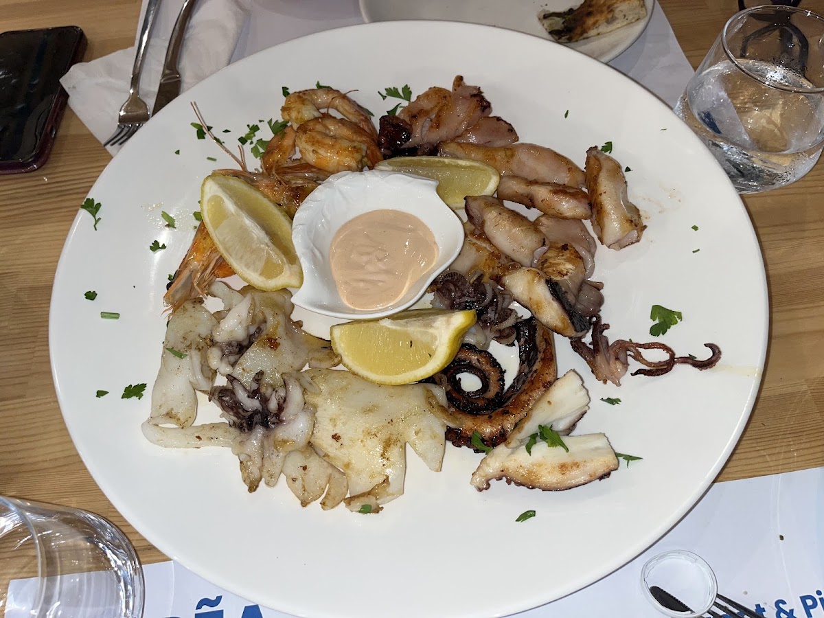Marea Restaurant & Pizza photo 4