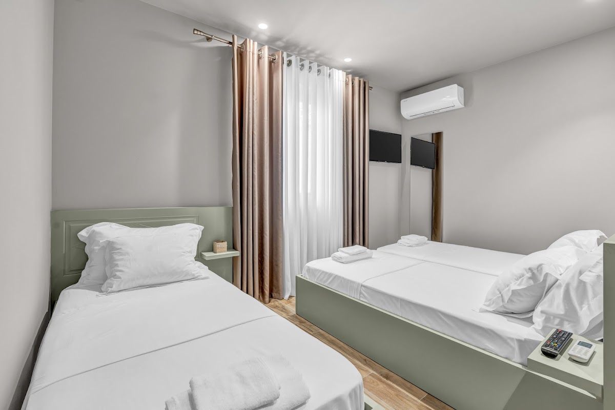 Villa Zoi A Stay to Remember I Guesthouse located inside the Castle of Elbasan, on a historic Roman road Via Egnatia photo 2