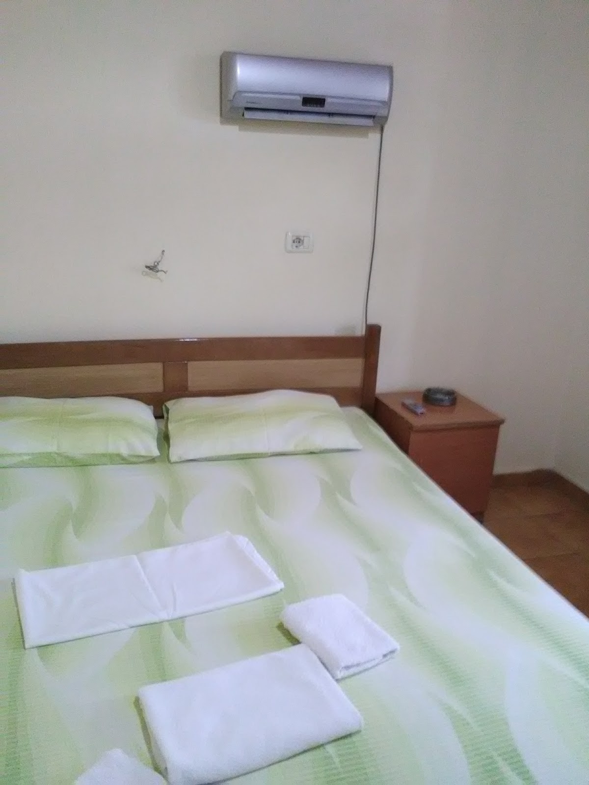 Hotel Shqiponja photo 4