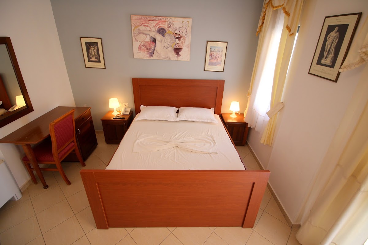 Olympia Hotel Sarandë photo 2