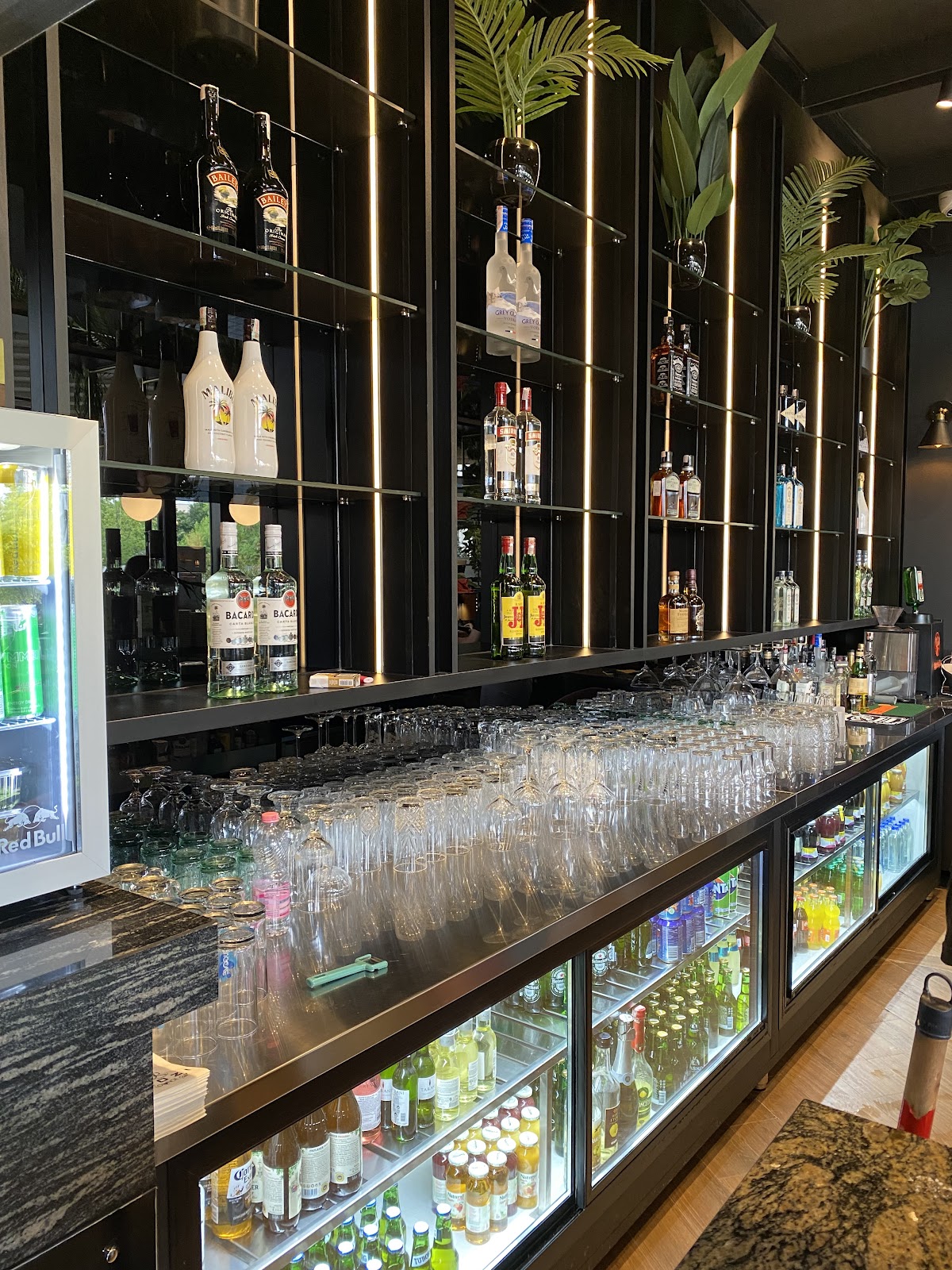Rozi Lounge Bar — Restorante në Suharekë — photo 3