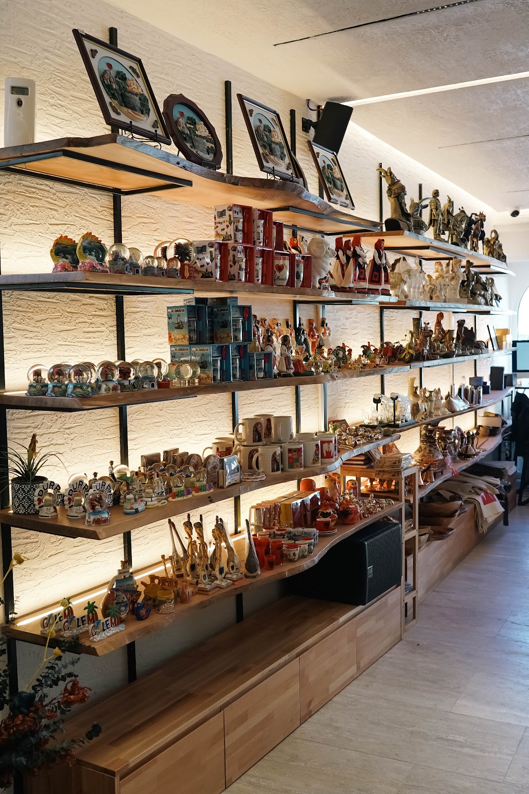 Souvenir Store photo 2