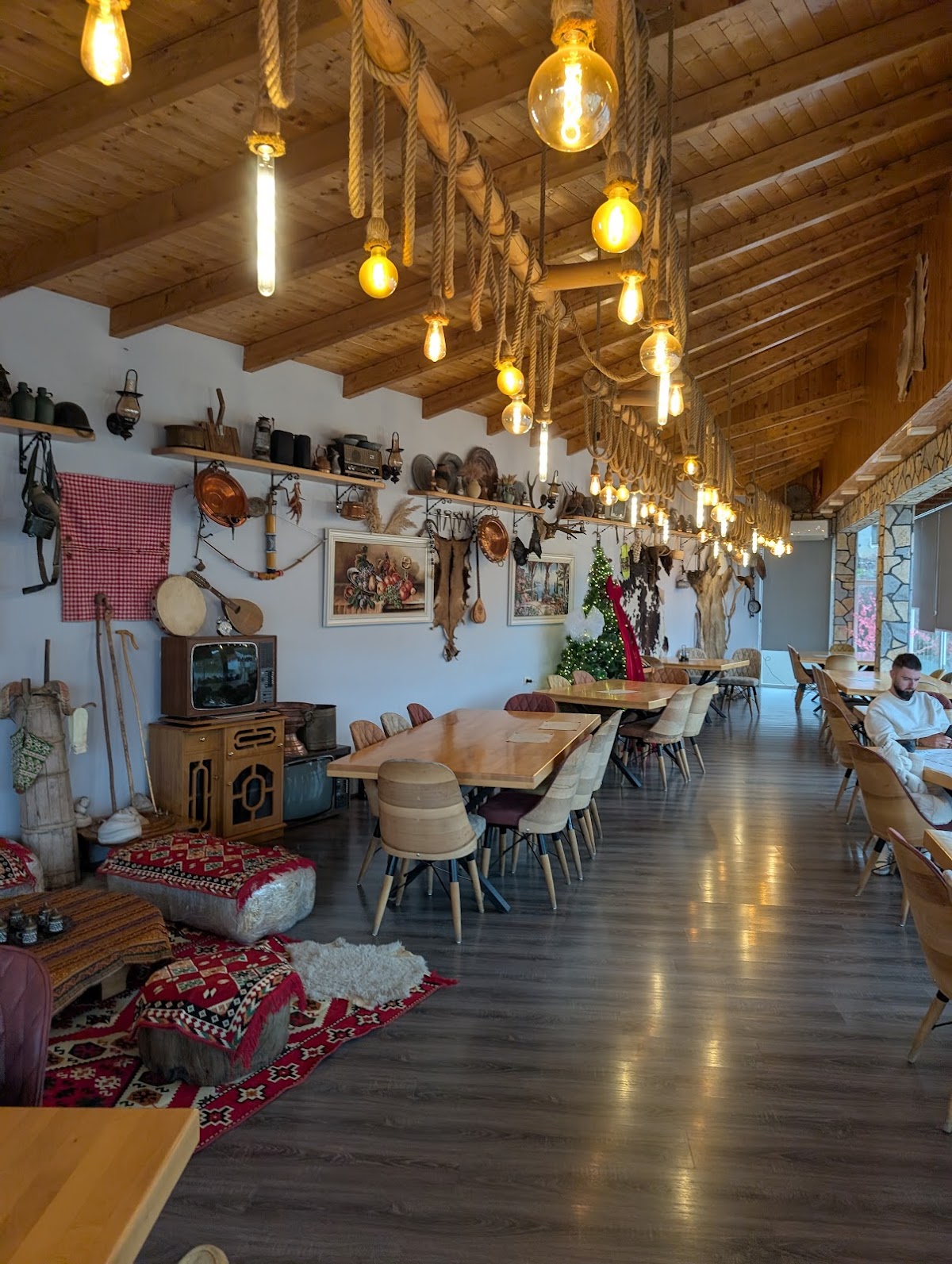Restorant Izeti Dobrovë Peshkopi photo 4