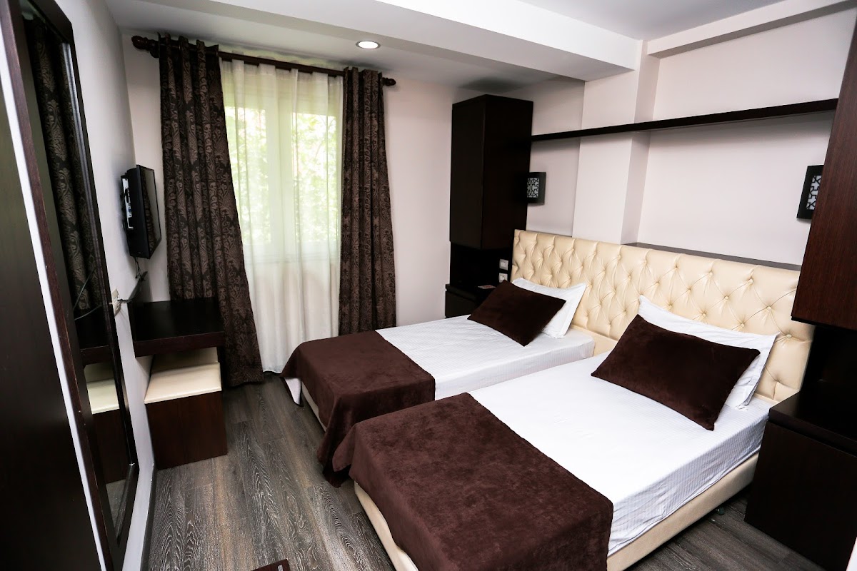 Hotel Town House photo 2