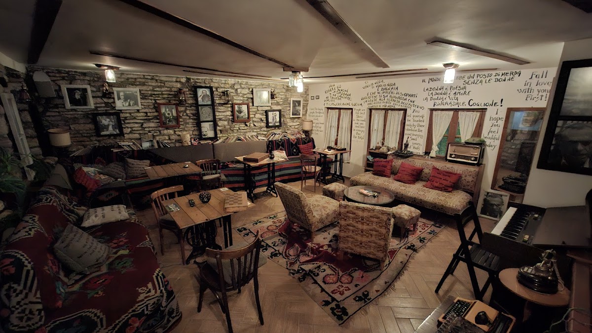 Bukowksi Bar Gjirokaster photo 3