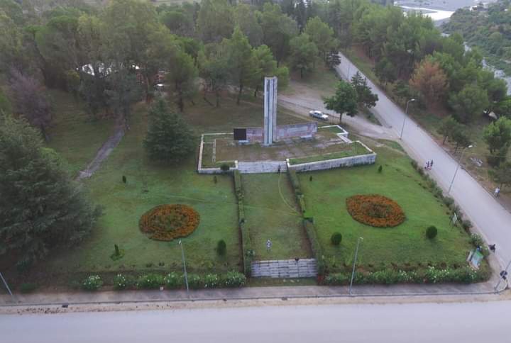 War Monument 1944 photo 3