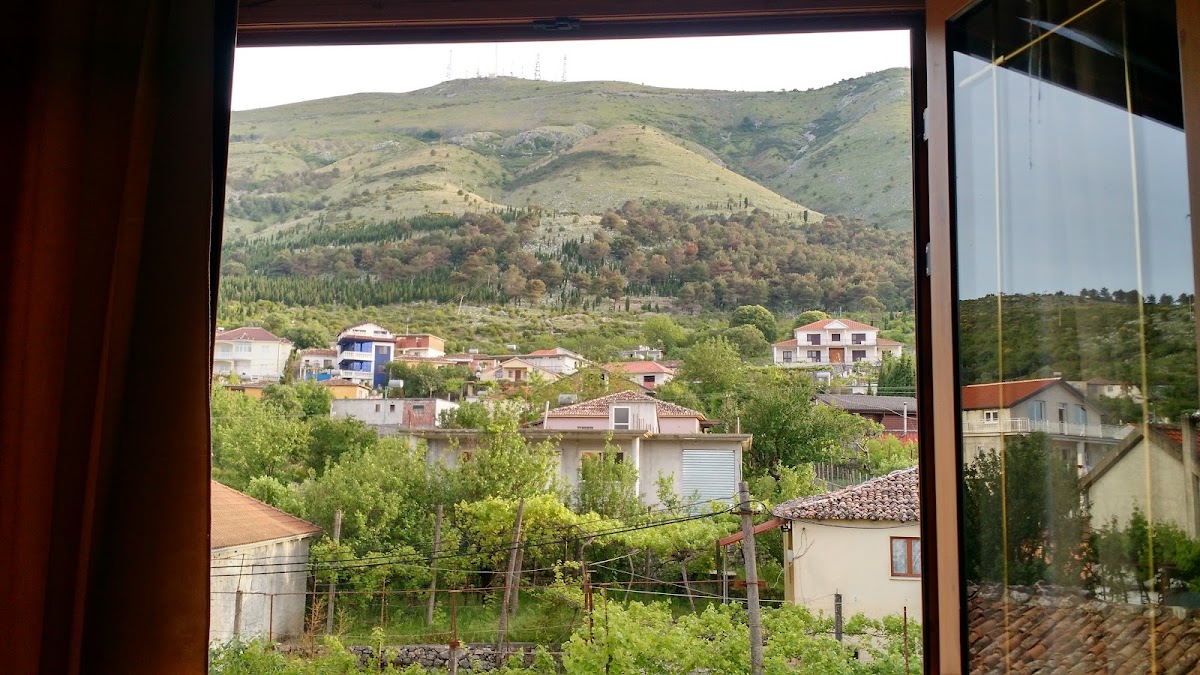Hostel Shkodra Lake KM ZERO photo 3