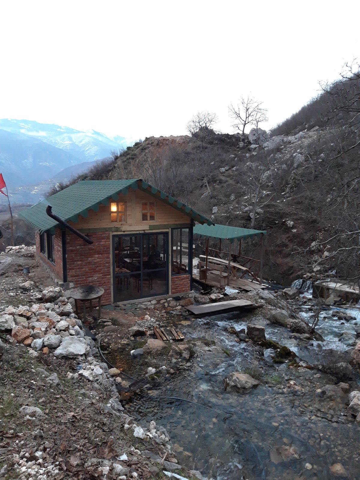 Bar Restaurant Gurra e Zezë