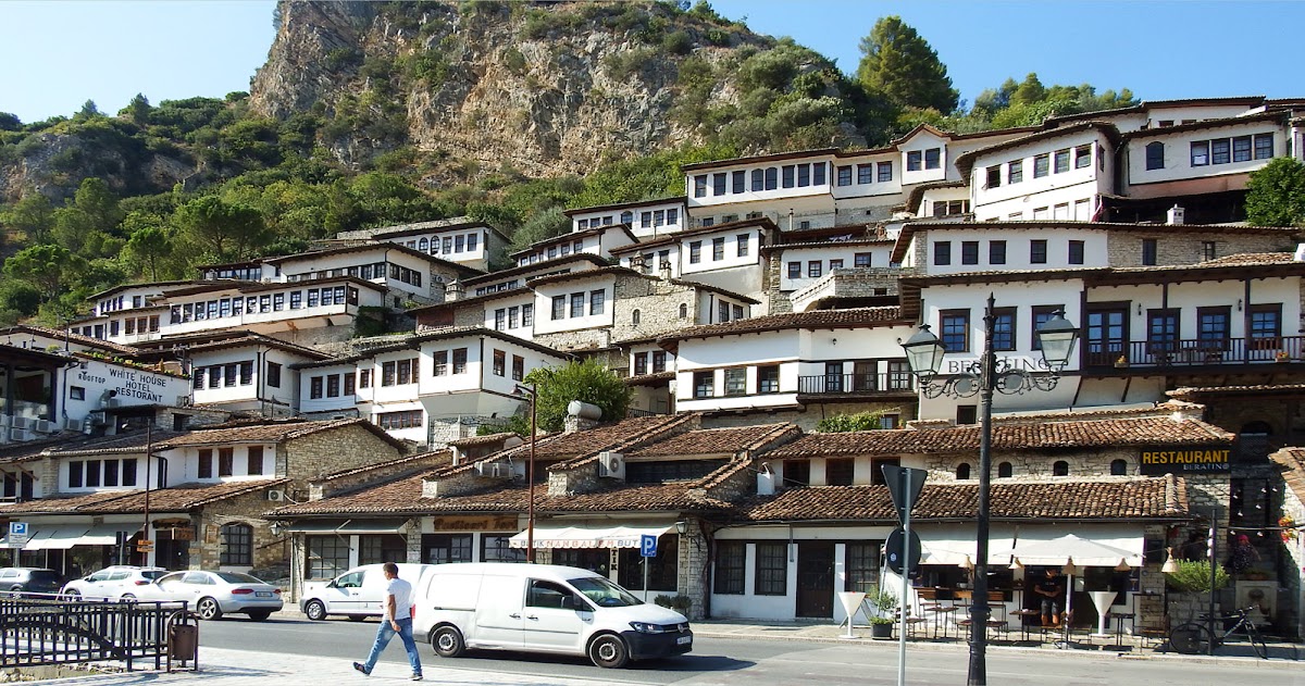 Ezer ablak városa