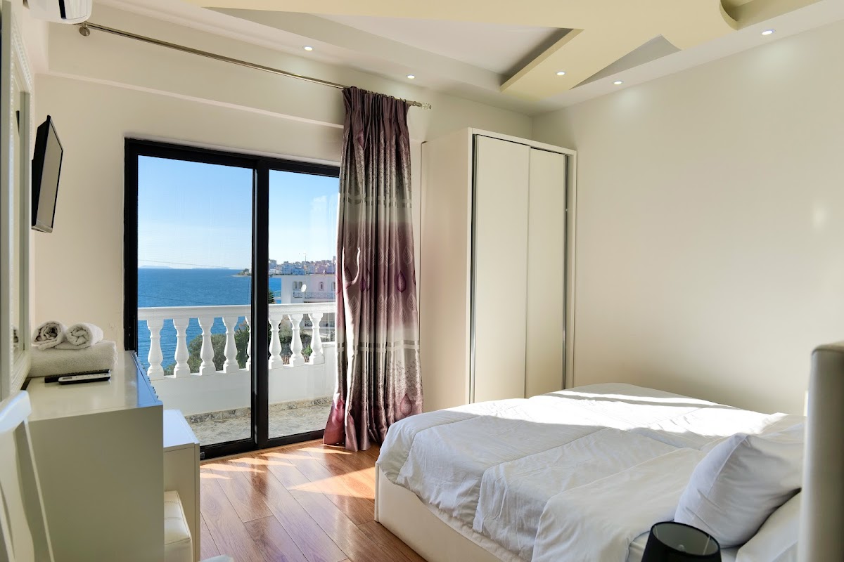 Hotel Iliria photo 2