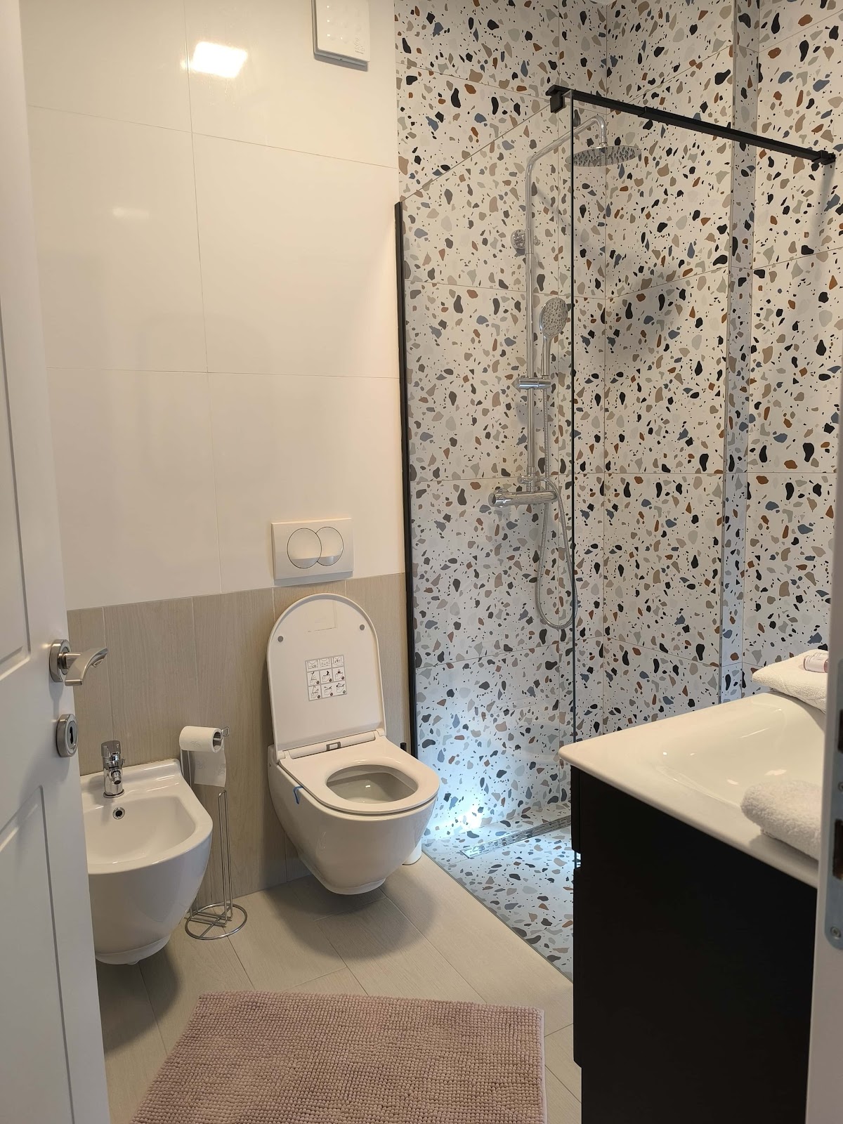 Serenade Apartment photo 2