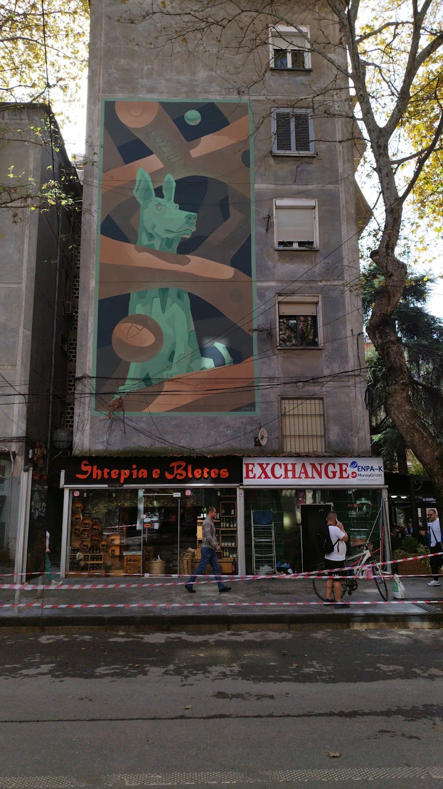 DOG - Mots (Mural) photo 5
