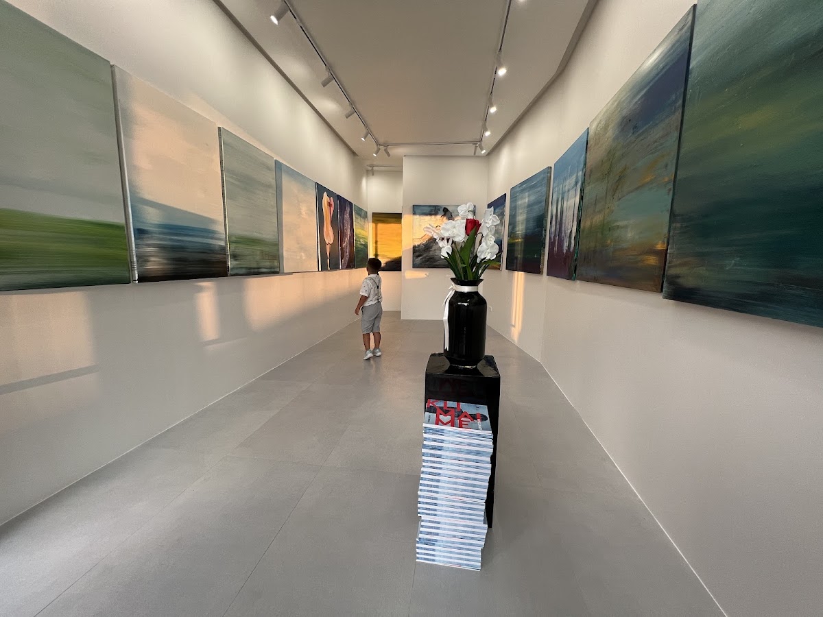 Agim Nezaj Gallery photo 4