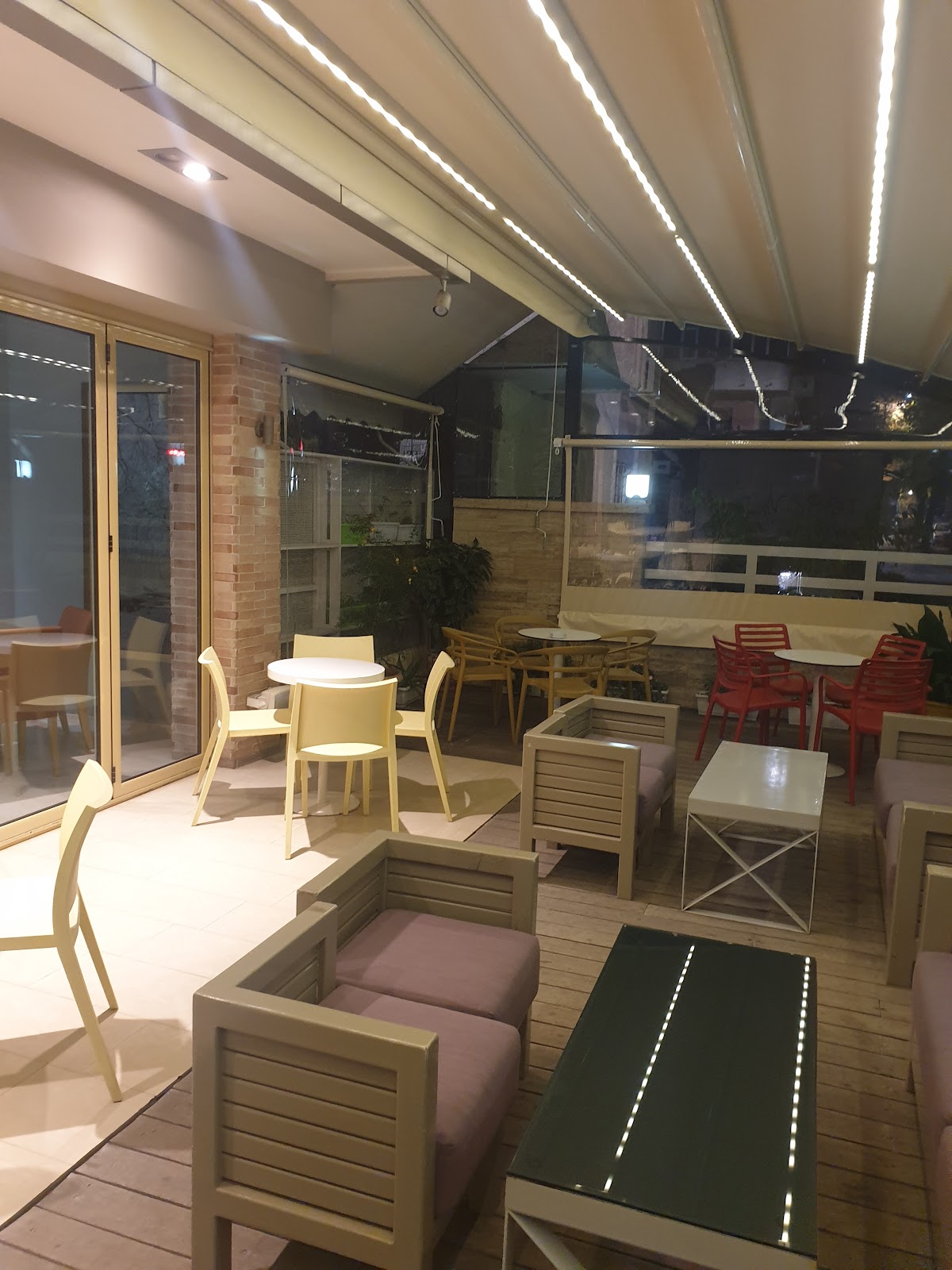 "Tushi" Bar & Pastry Shop photo 5