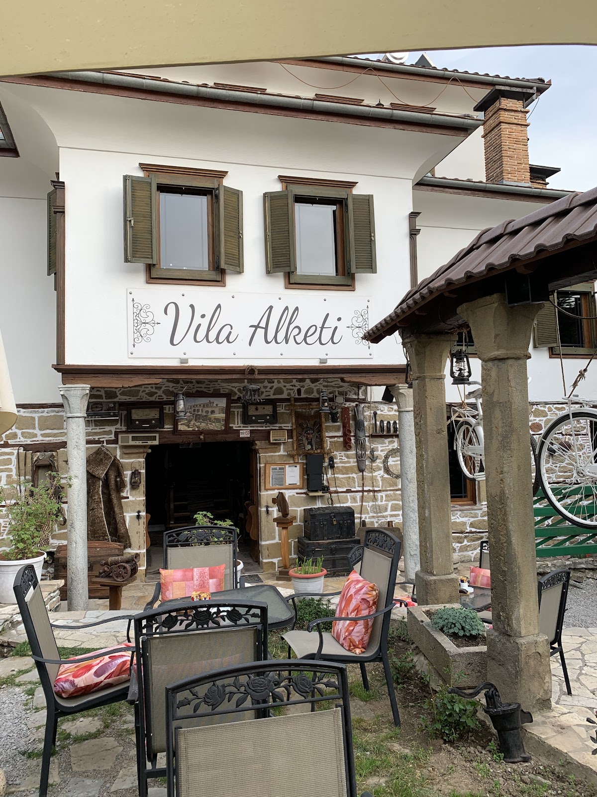 Vila Alket