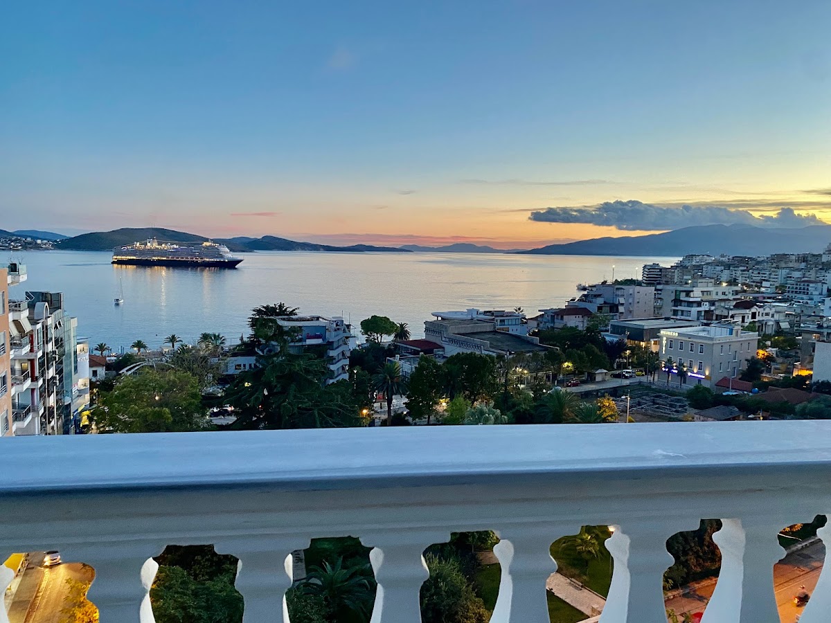 Amarilis Luxury Apartment photo 4