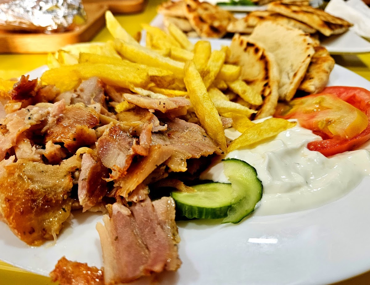 Medina Pizza Halal photo 3