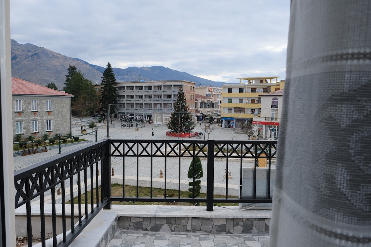 Bujtina As e Vogël, As e Madhe
