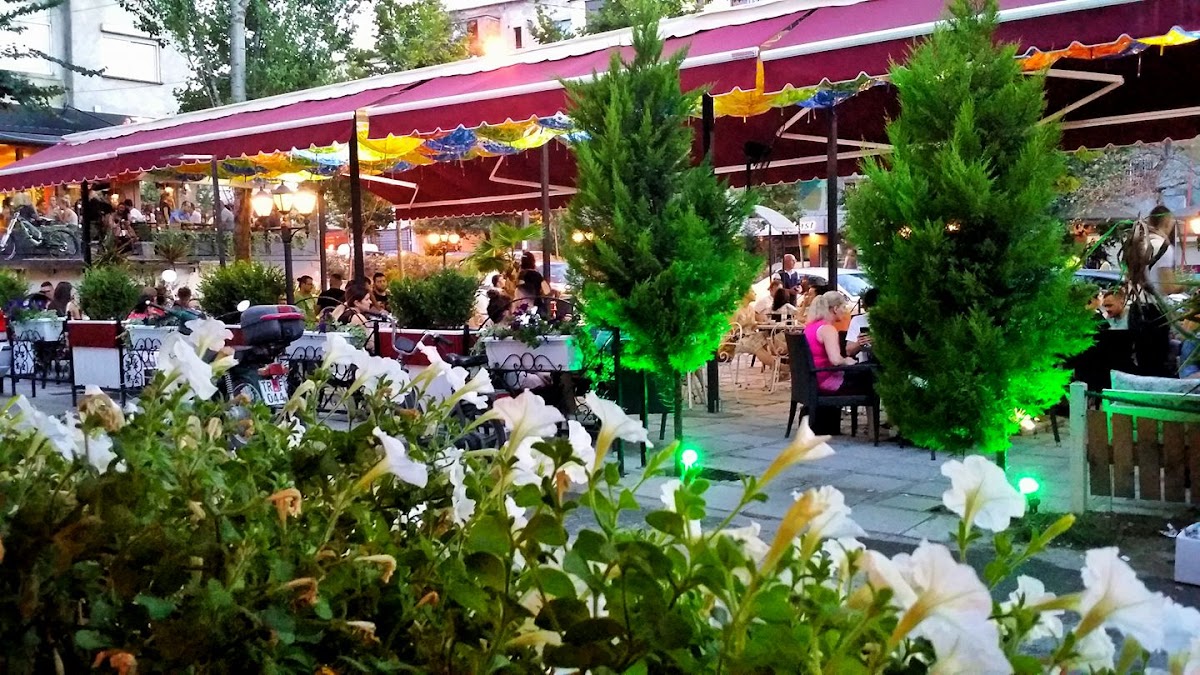 ISOLA Bar Cafe