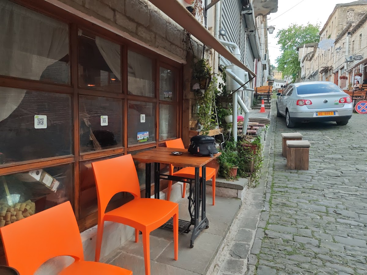 Bukowksi Bar Gjirokaster photo 5