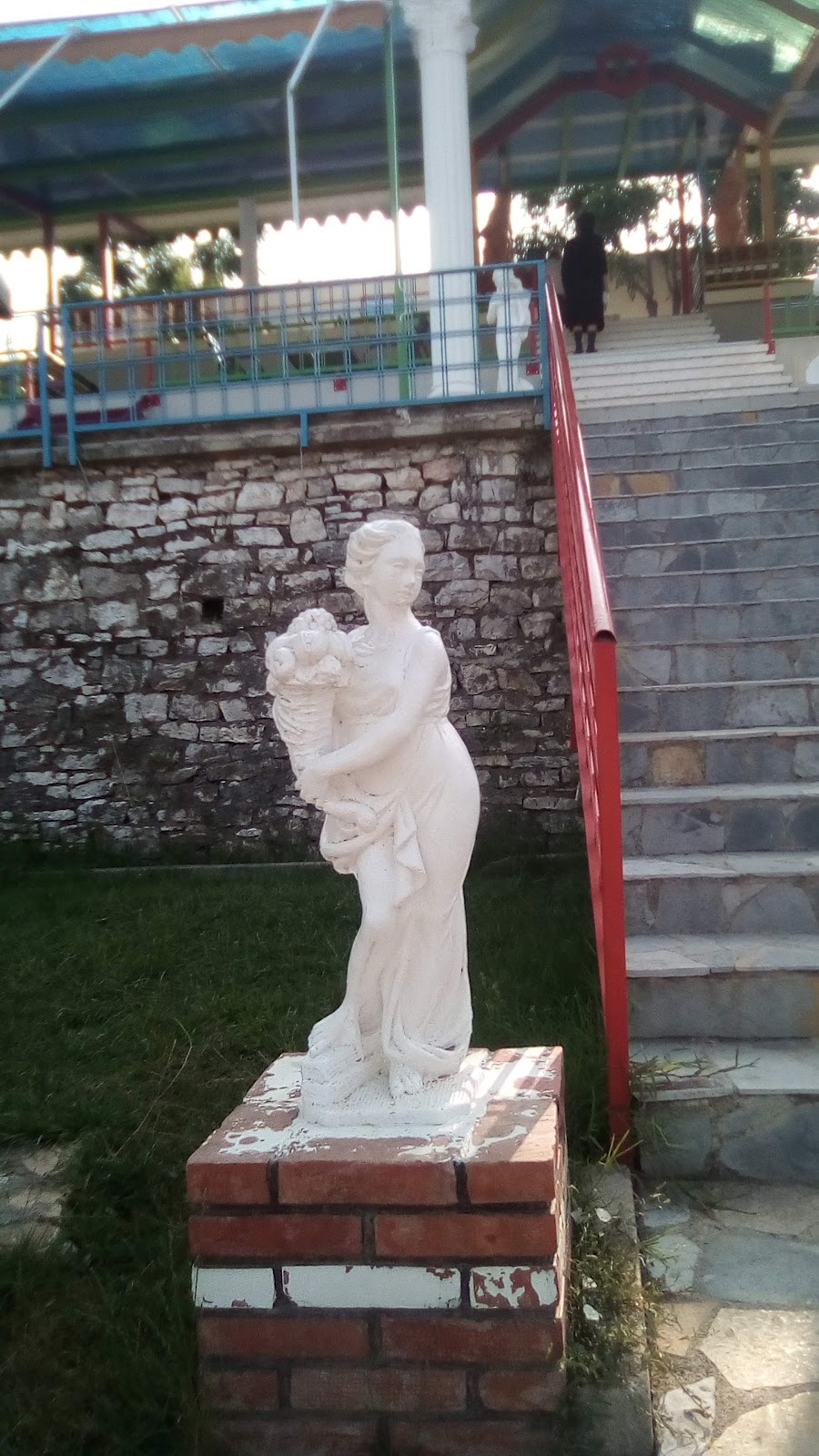 Piazza Perondi photo 5