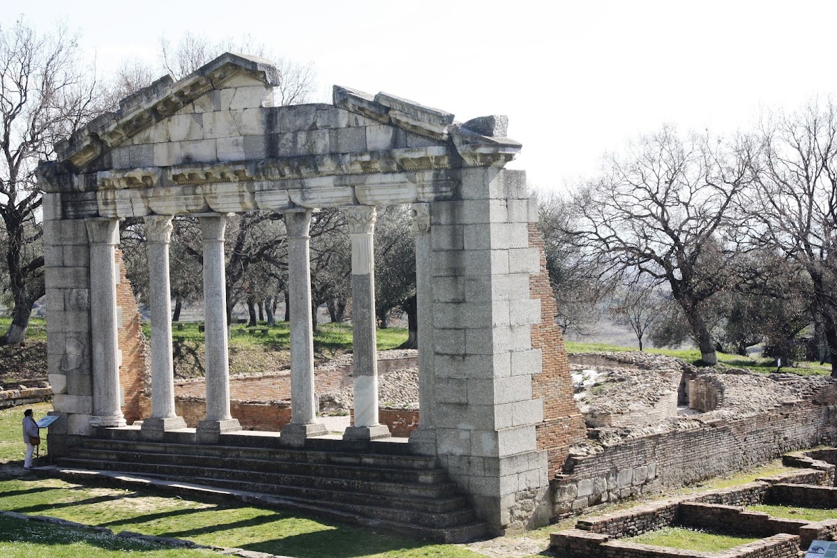 The Monument to Agonoteters photo 2