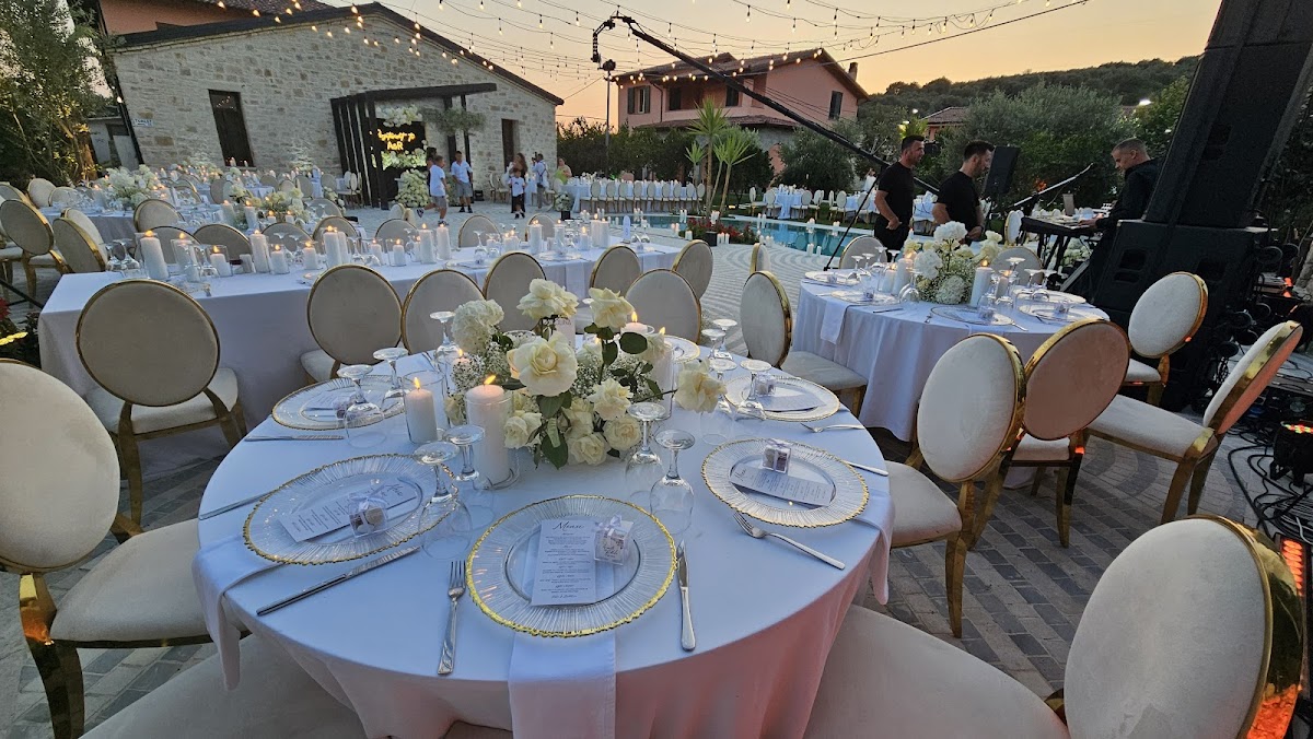 Restorant Tafa — Restorante në Lushnjë