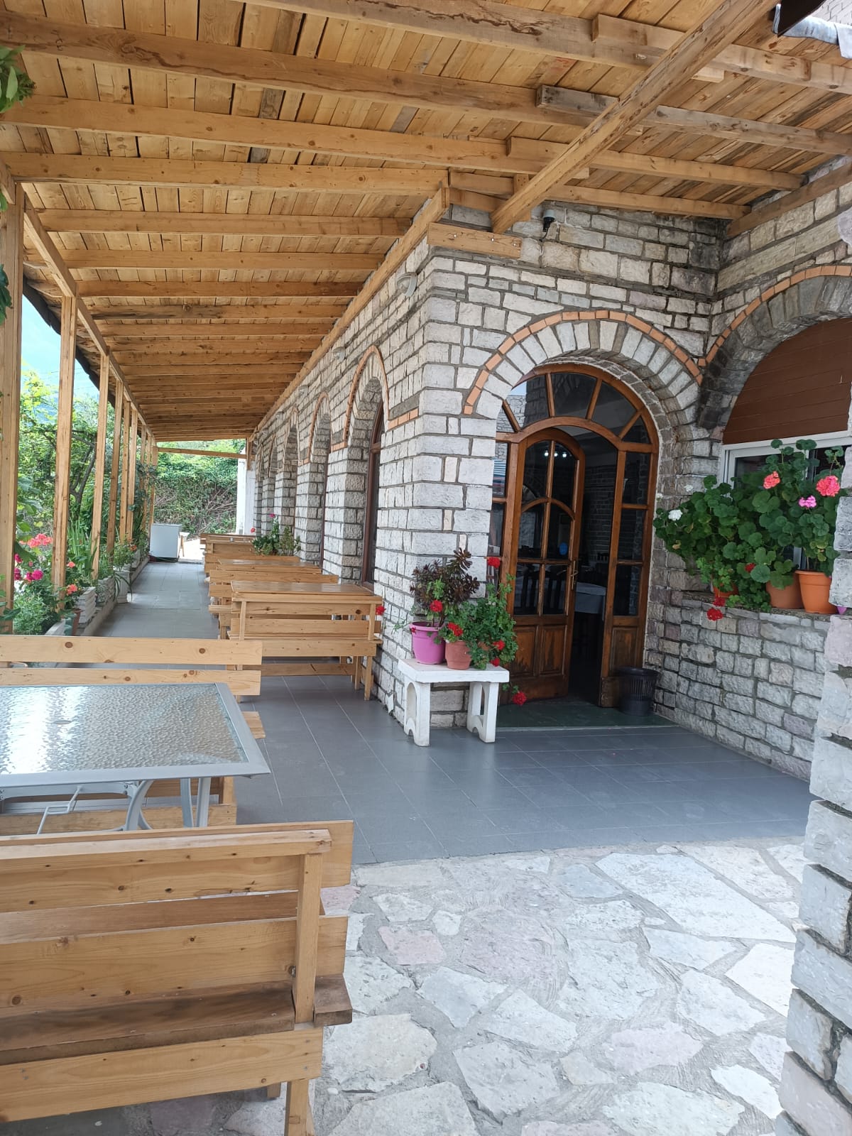 Kulla e Parisit - Bar, Restorant, Hotel photo 3