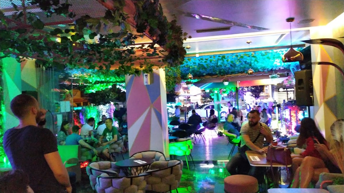 FLAMINGO BAR LOUNGE photo 3