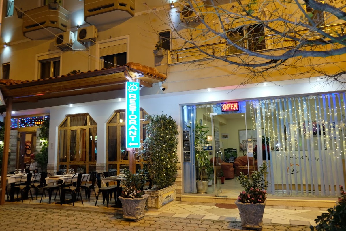 Hotel 4 Stinët