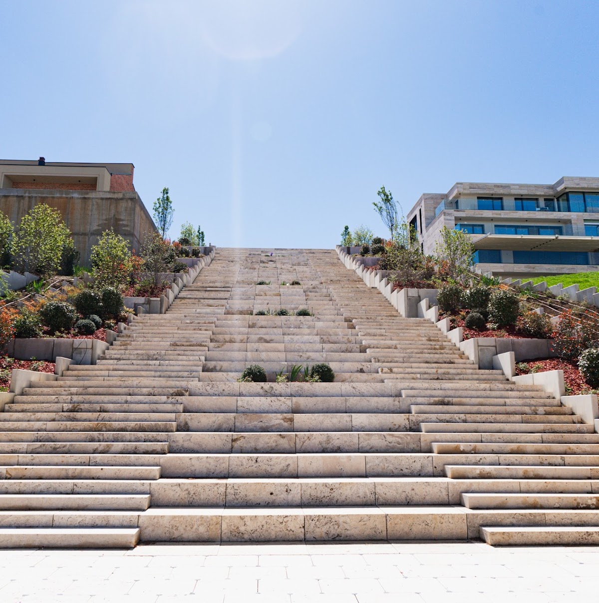 Love Steps — Atraksione në Prishtinë — photo 4