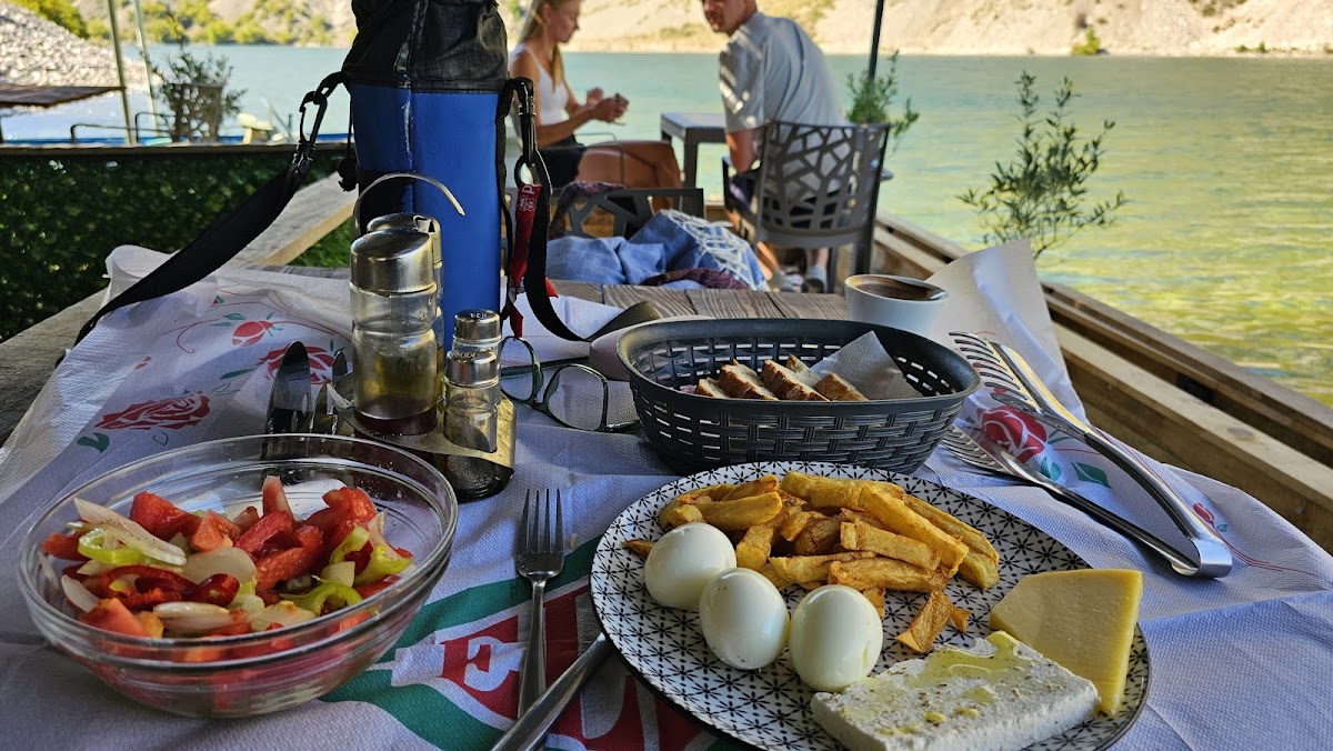 Bar Restorant Camping I Love Koman photo 4