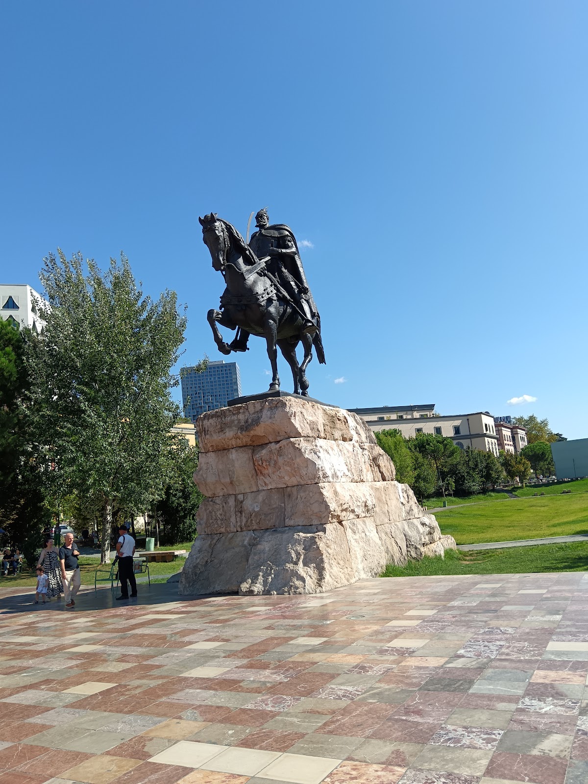 Tirana center Saviol photo 5