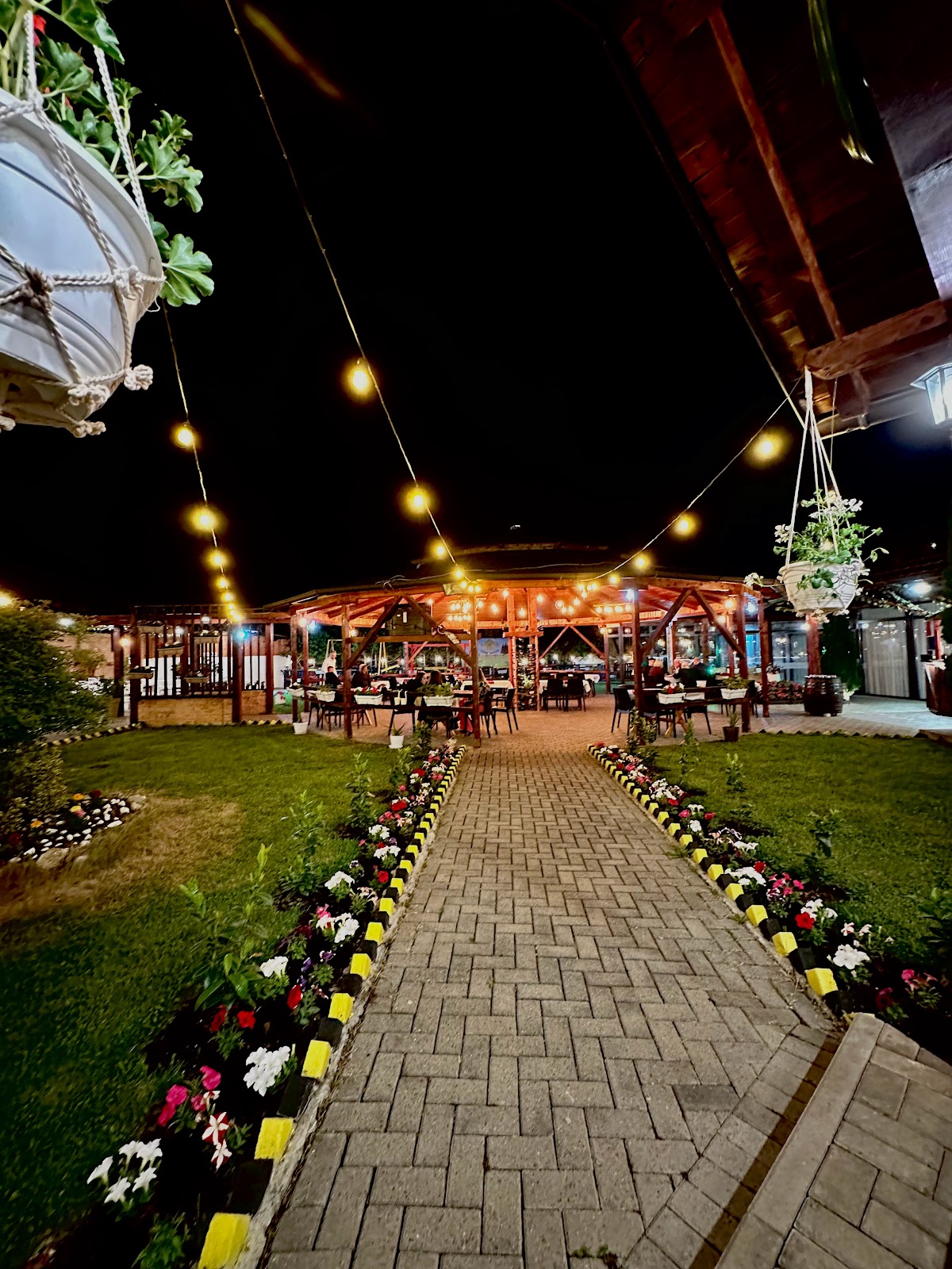 Restaurant Green Garden — Restorante në Suharekë — photo 5
