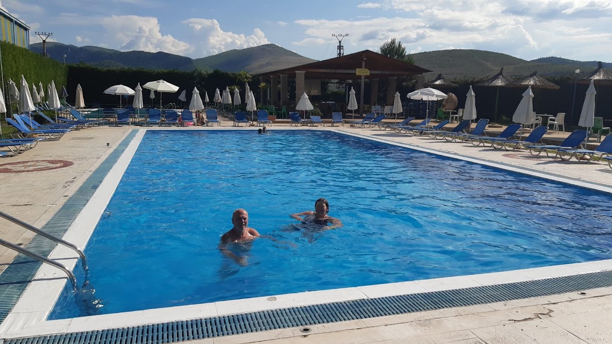 Berat Caravan Camping photo 3